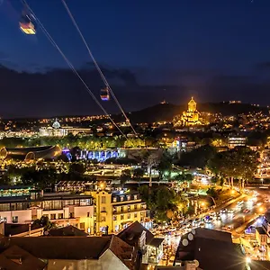 https://new-apartment-with-amazing-views-in-old-tbilisi.alltbilisihotels.com